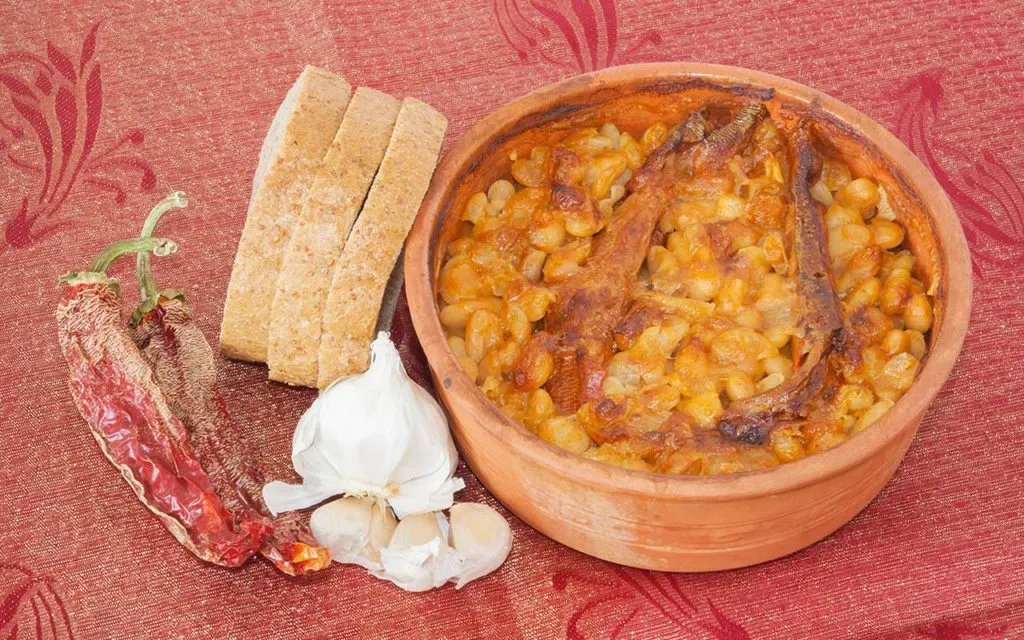 Tavce Gravce - Pot-baked Beans macedonian food