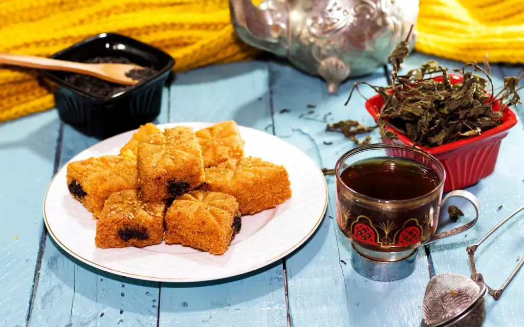 Algerian Dessert: Makrout – Fried Semolina Dipped in Honey 