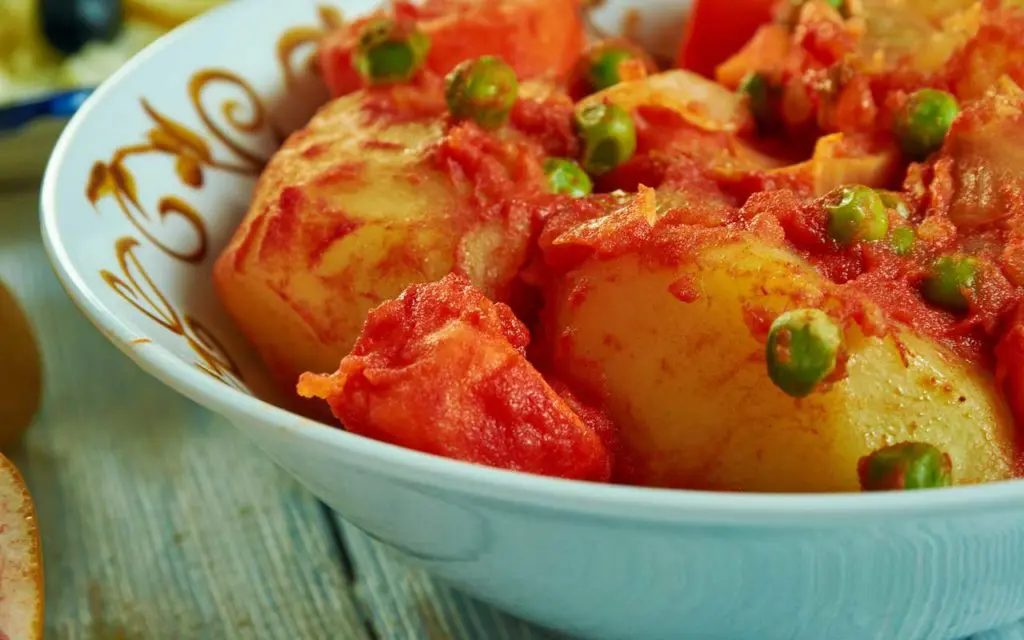 Algerian Food: Chtitha Batata – Potato and Tomatoes Stew