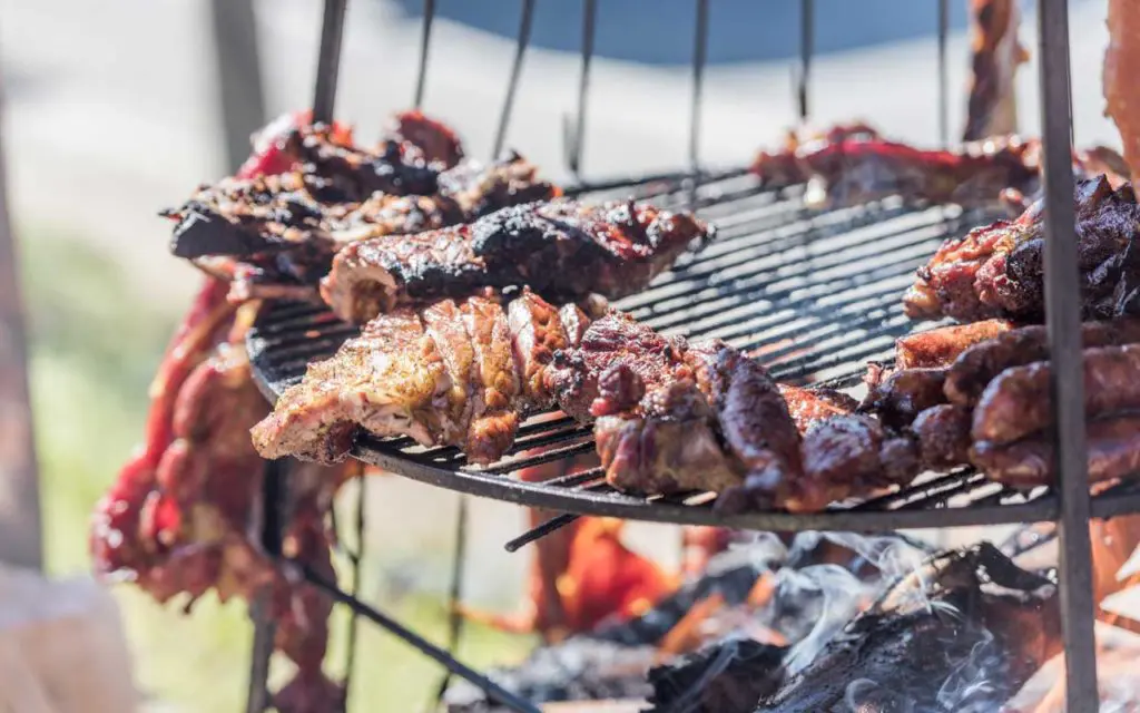 Colombian food: Carne a la Llanera / Mamona (Slow-Cooked Barbecue Meat)