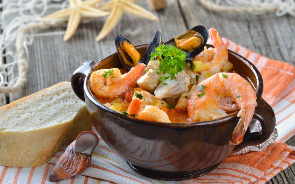 Food in Colombia: Cazuela de Mariscos (Seafood Soup)