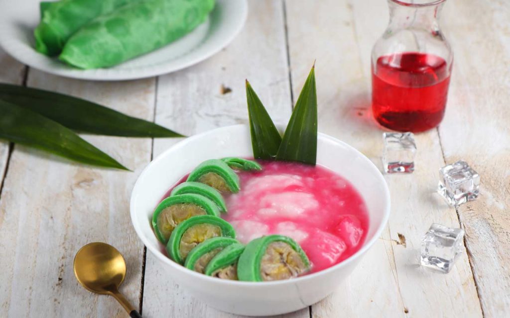 Indonesian Dessert: Es Pisang Ijo (Green Banana Ice)