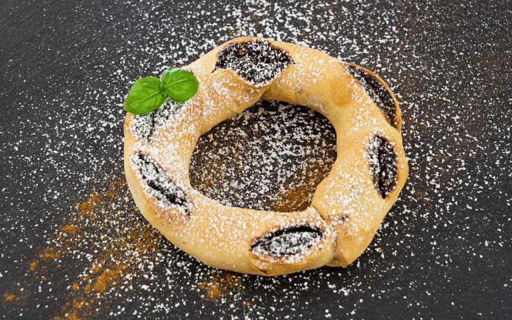 Maltese Food: Qagħaq tal-Għasel – Treacle/Honey Rings