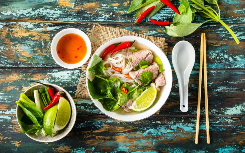 besøg Seminar liner Vietnamese Food: 17 Popular and Traditional Dishes You Need to Try - Nomad  Paradise