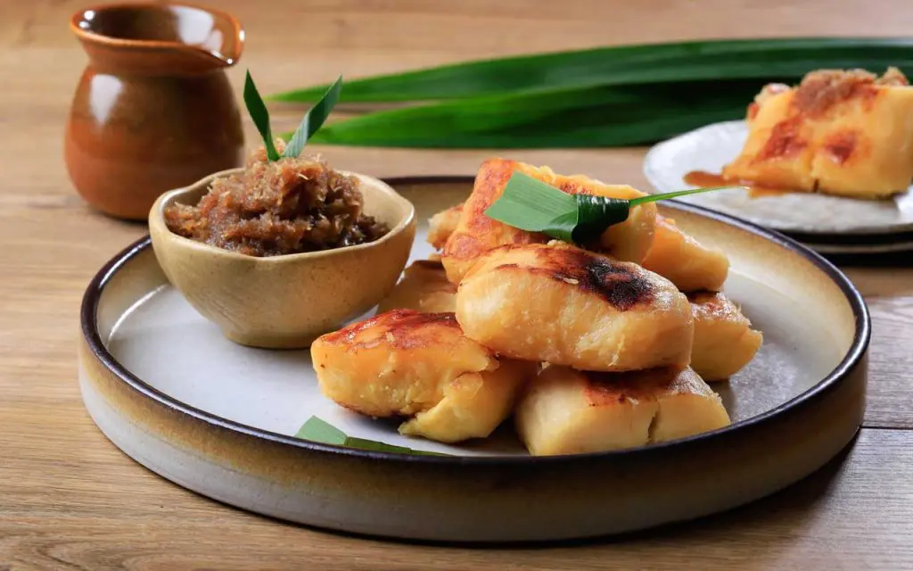 Indonesian Dessert: Colenak