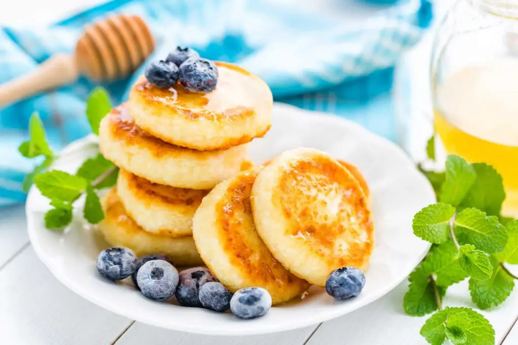 Lithuanian dessert: Varškėčiai (Curd Cheese Pancakes)