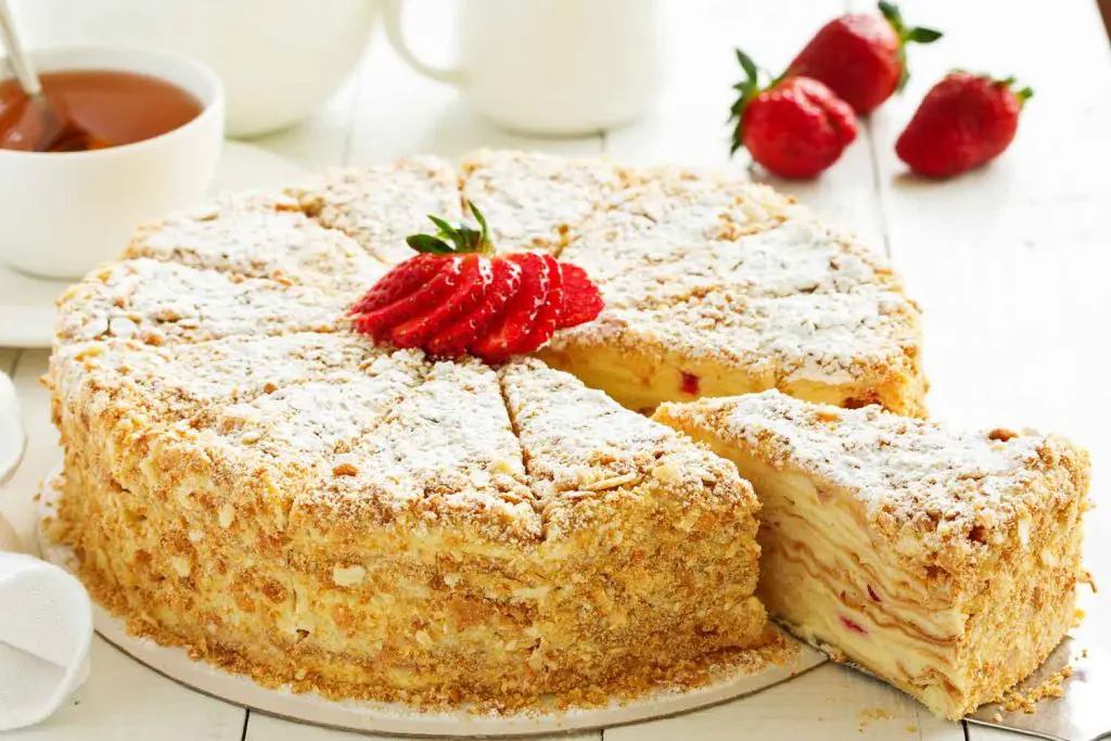 Lithuanian dessert: Pyragas „Napoleonas“ (Cake „Napoleon“)