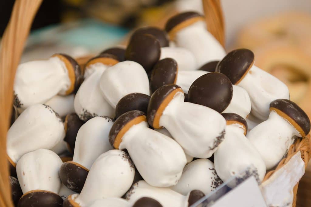 Lithuanian dessert: Sausainiai Grybukai (Mushroom Cookies)