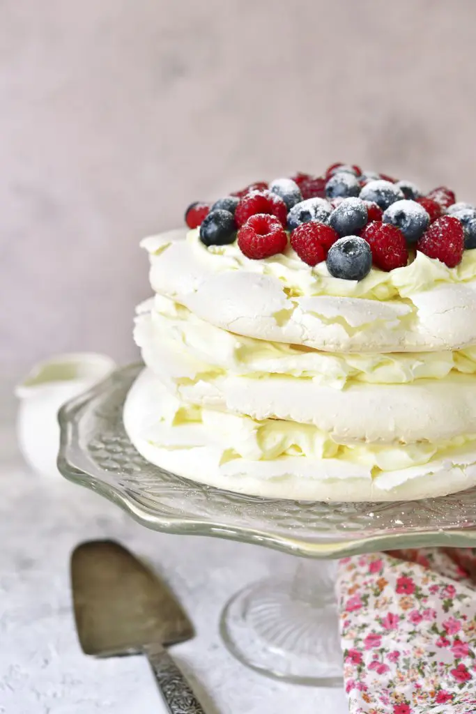 Russian Dessert: Tort “Pavlova” (Торт Павлова) – Pavlova Cake