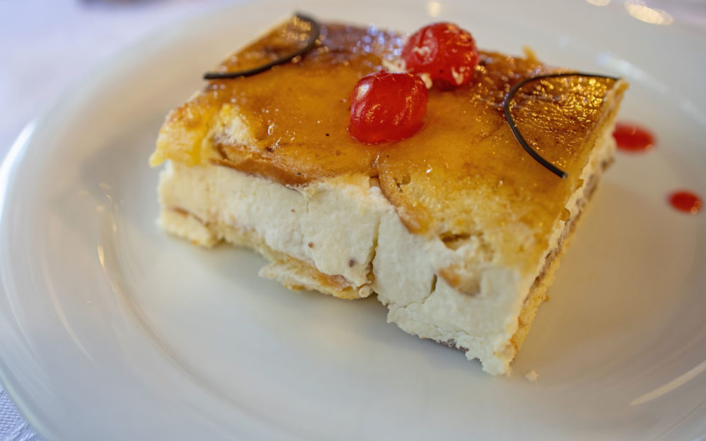 Uruguayan desserts: Postre Massini (Massini Cake)