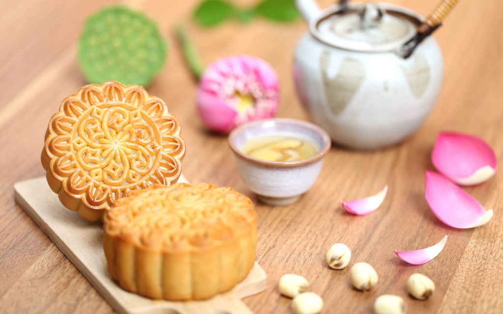 Vietnamese dessert: Bánh Trung Thu – Mooncake