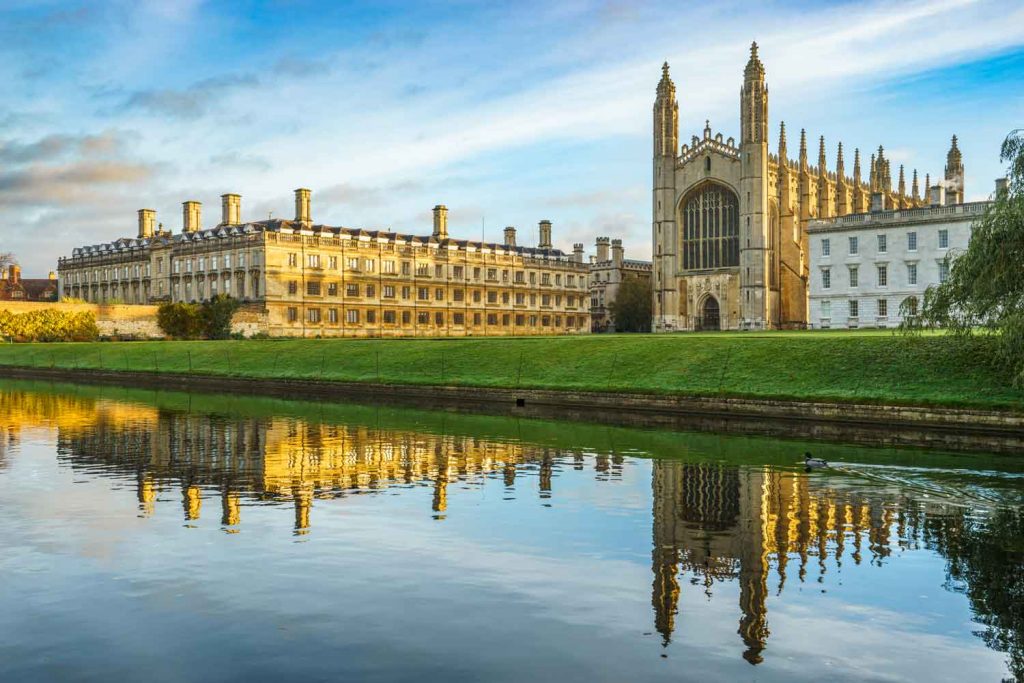 which city to visit cambridge or oxford