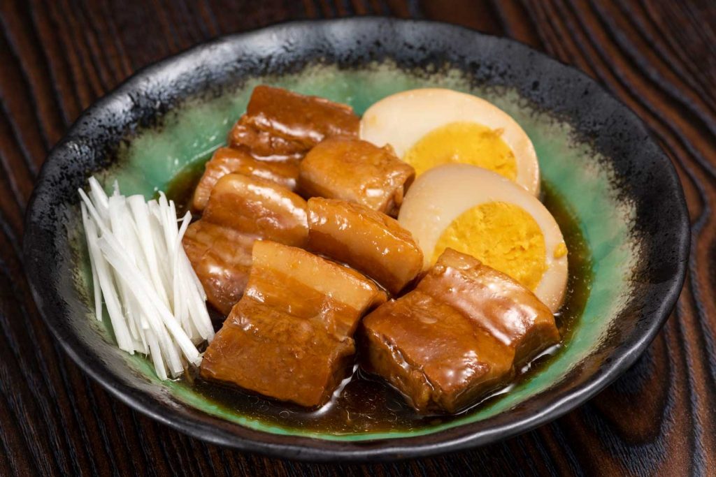 Buta no Kakuni (braised pork belly and eggs in a soy sauce).