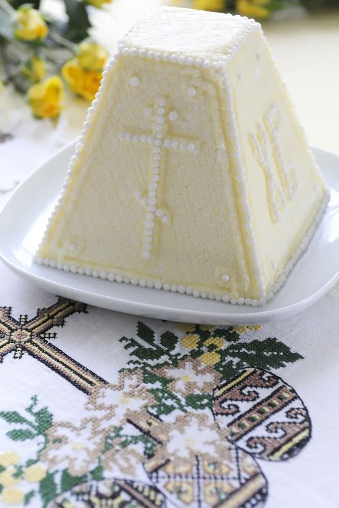 Syrna Paska (Сирна паска) – Curd Cheese Easter Cake.