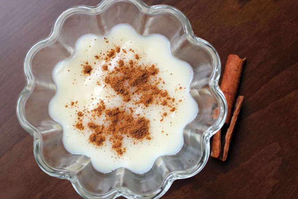 Sakızlı Muhallebi (Gummy Pudding) with cinnamon on top.