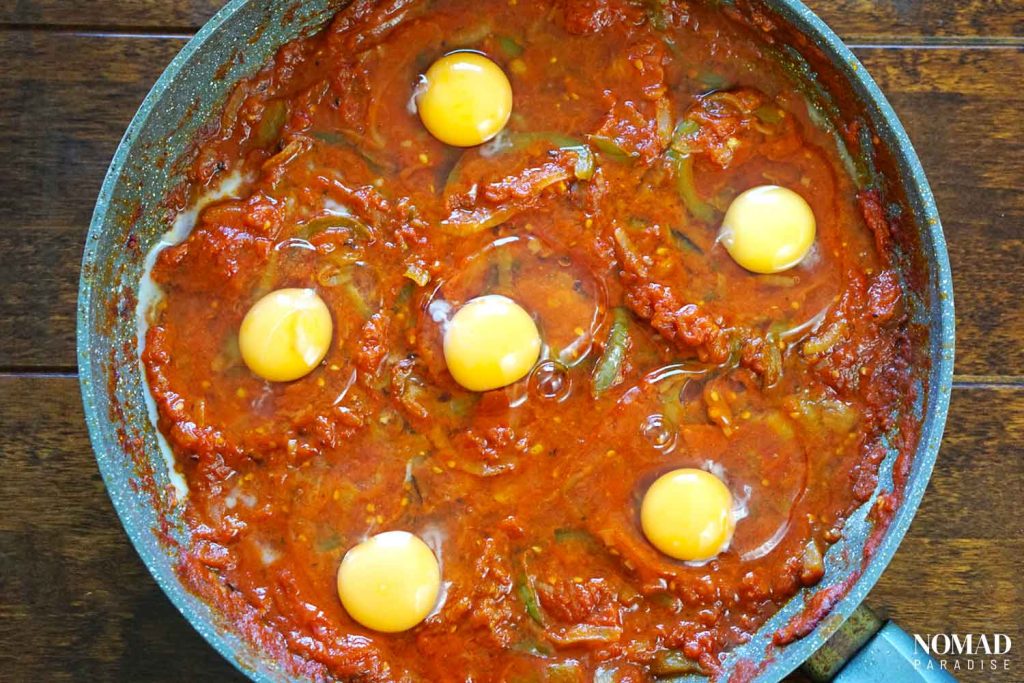 Shakshuka recipe step-by-step (cracked the eggs in the pan).