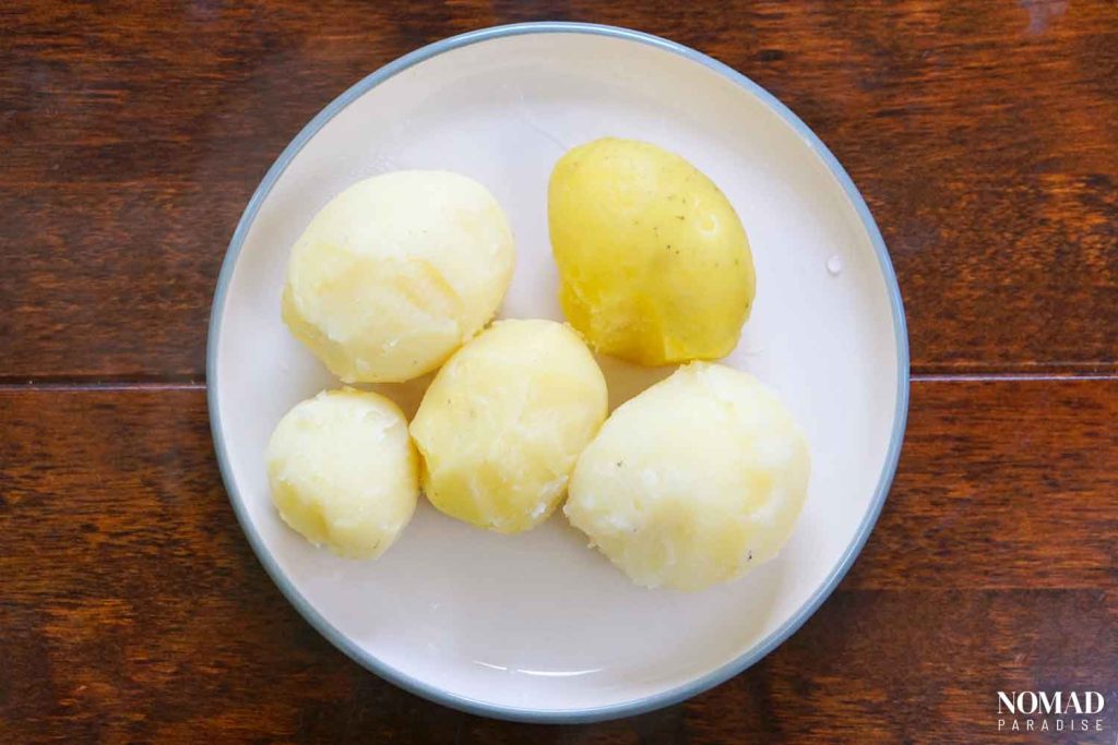 Boiled potatoes for rosolje.