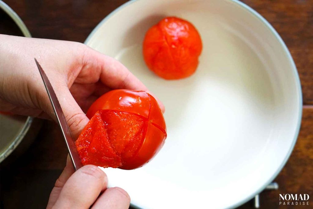 Lutenitsa recipe step-by-step (peeling the tomatoes).