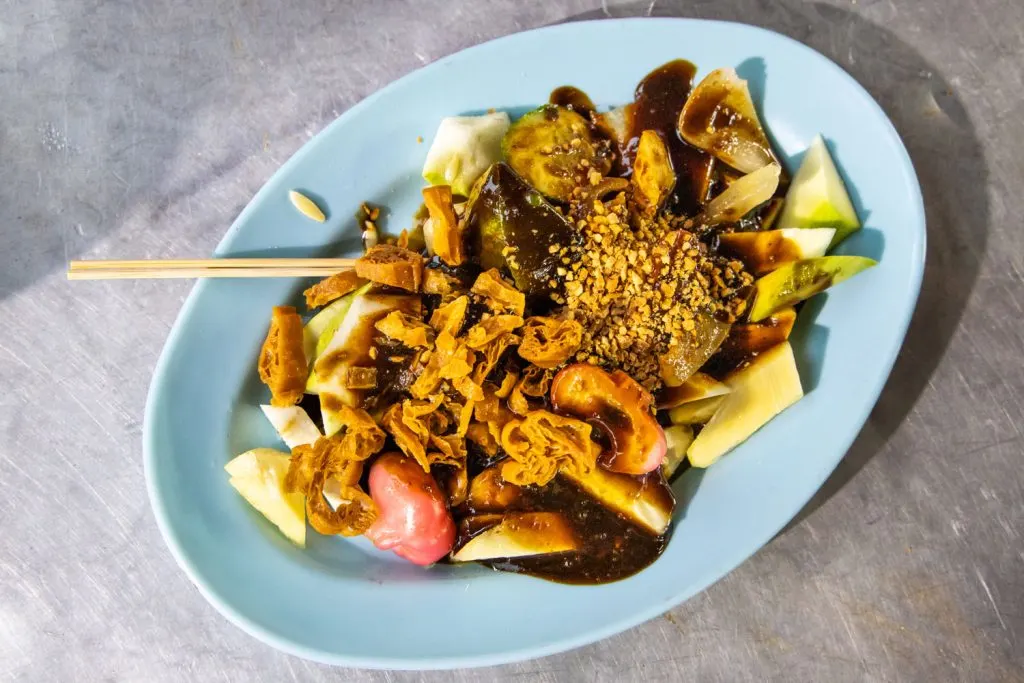 A plate of Rojak