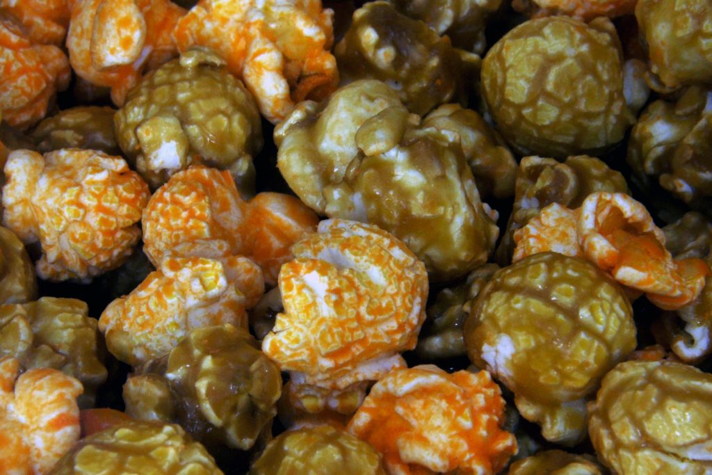 Chicago Mix Popcorn (cheddar and caramel)