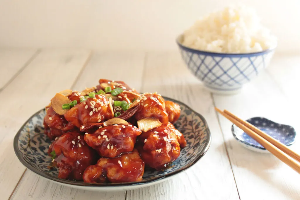 General tso’s chicken with rice
