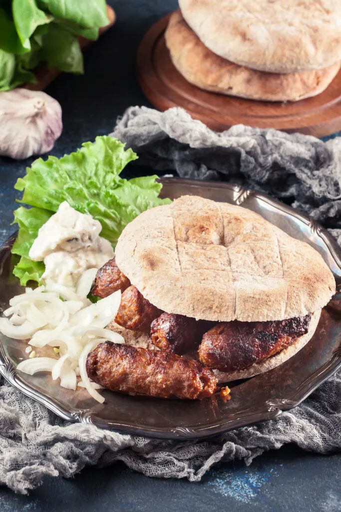 Cevapi in lepinja bread