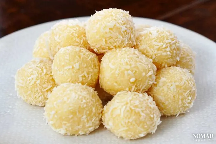 Beijinhos (Brazilian Coconut Sweets))